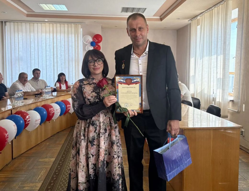 Татьяна Темникова: В Управе Ленинского внутригородского района Администрации городского округа Донецк состоялся праздничный концерт, объединивший сразу две знаменательные даты — День города и День шахтера Татьяна Темникова: В Управе Ленинского внутригородского района Администрации городского округа Донецк состоялся праздничный концерт, объединивший сразу две знаменательные даты — День города и День шахтера
