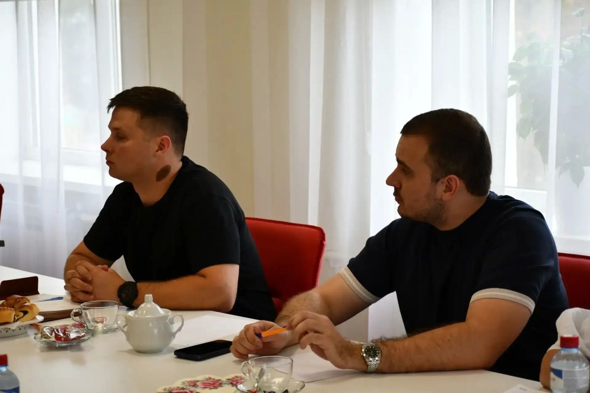 В Дебальцево обсудили развитие округа и поддержку жителей в формате круглого стола В Дебальцево обсудили развитие округа и поддержку жителей в формате круглого стола
