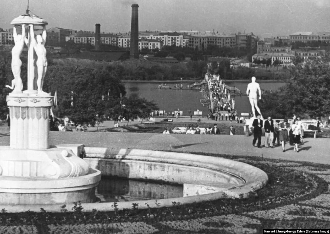 У этого фонтана было два исчезновения: история атлетов в парке Щербакова У этого фонтана было два исчезновения: история атлетов в парке Щербакова