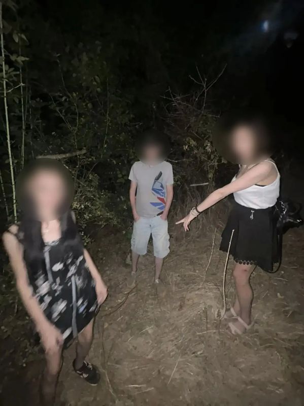 Полицейские задержали наркосбытчицу в Донецке Полицейские задержали наркосбытчицу в Донецке