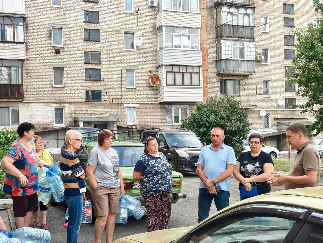 В Снежном обсудили подготовку к отопительному сезону и вопросы управления МКД В Снежном обсудили подготовку к отопительному сезону и вопросы управления МКД