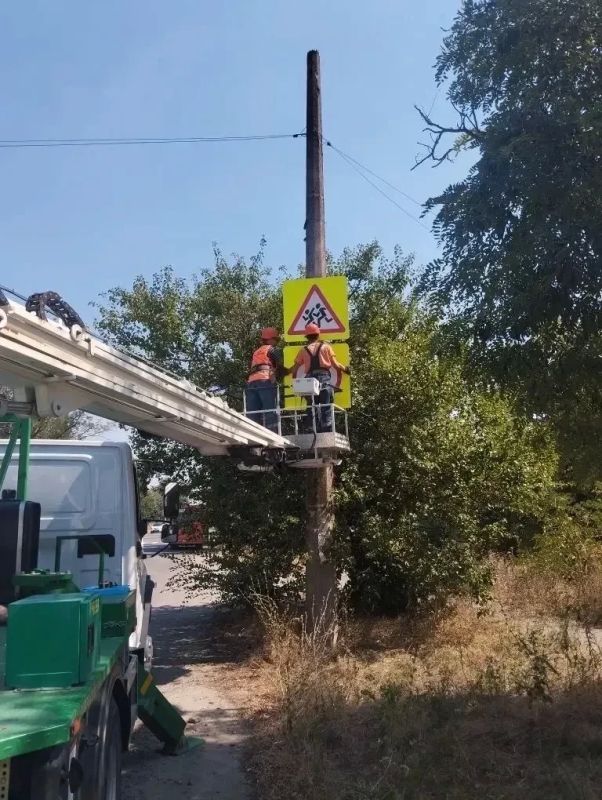 Коммунальные службы Мариуполя продолжают работу по улучшению городской инфраструктуры Коммунальные службы Мариуполя продолжают работу по улучшению городской инфраструктуры