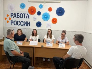 В Кадровом центре Докучаевска прошла мини-ярмарка вакансий