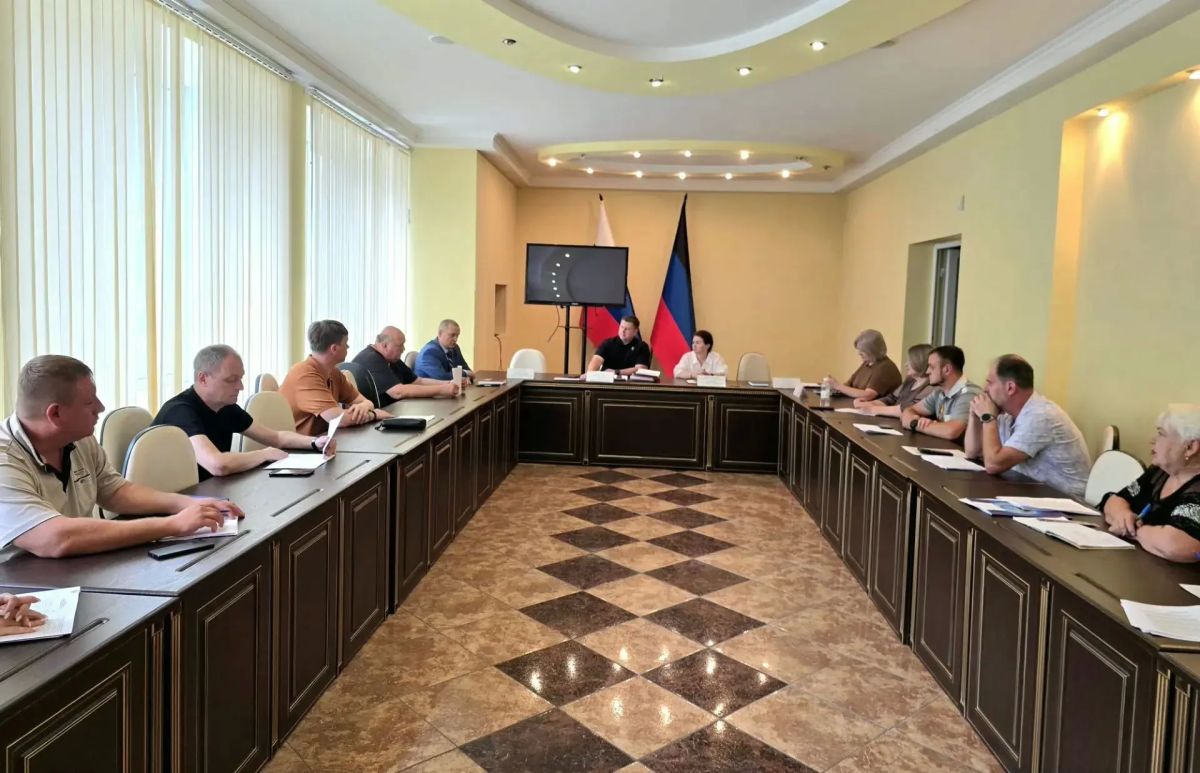 Дмитрий Огилец: Принял участие в 82-м заседании Харцызского городского совета Донецкой Народной Республики Дмитрий Огилец: Принял участие в 82-м заседании Харцызского городского совета Донецкой Народной Республики