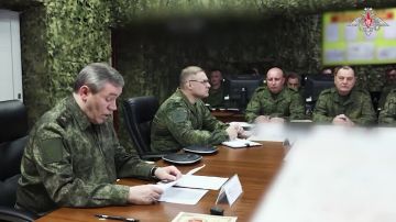 Российским войскам осталось четыре километра до восточных окраин Славянска, заявил Валерий Герасимов