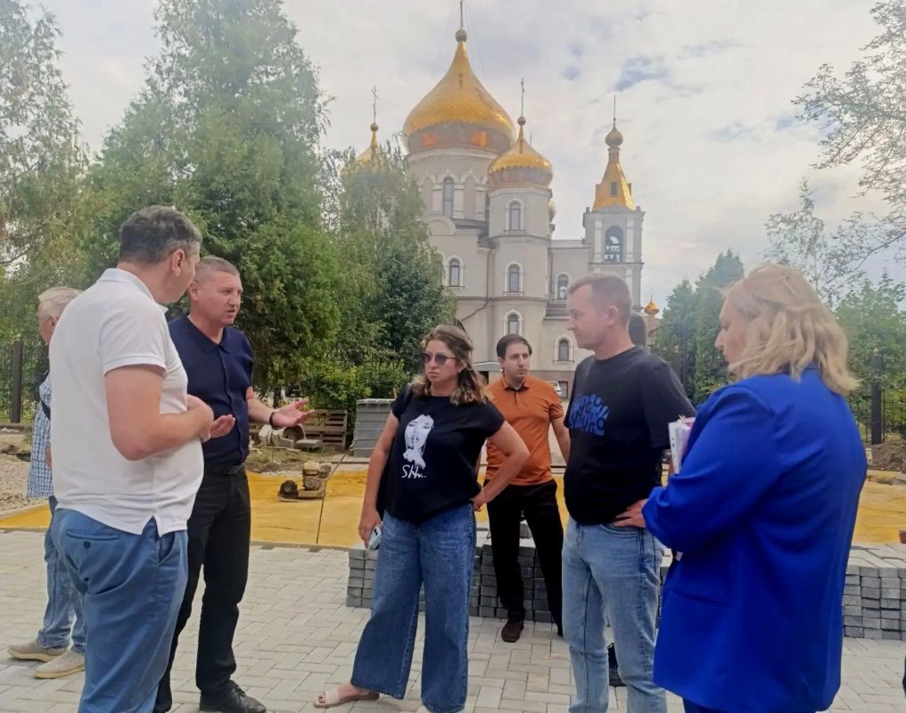 Сергей Лебедев проинспектировал ход реализации проекта по созданию Аллеи памяти героев в Ждановке