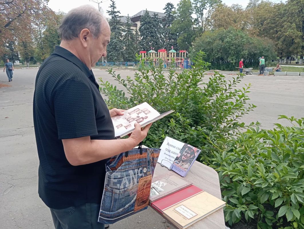 Донецкие шахтеры. 30 августа Донбасс отмечает День шахтера Донецкие шахтеры. 30 августа Донбасс отмечает День шахтера