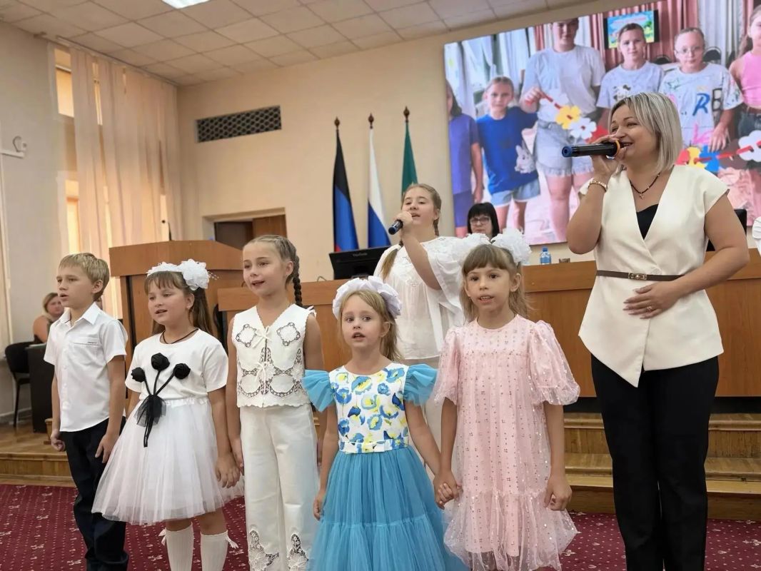 Августовская педагогическая конференция в Макеевке: итоги, векторы развития и новые проекты Августовская педагогическая конференция в Макеевке: итоги, векторы развития и новые проекты