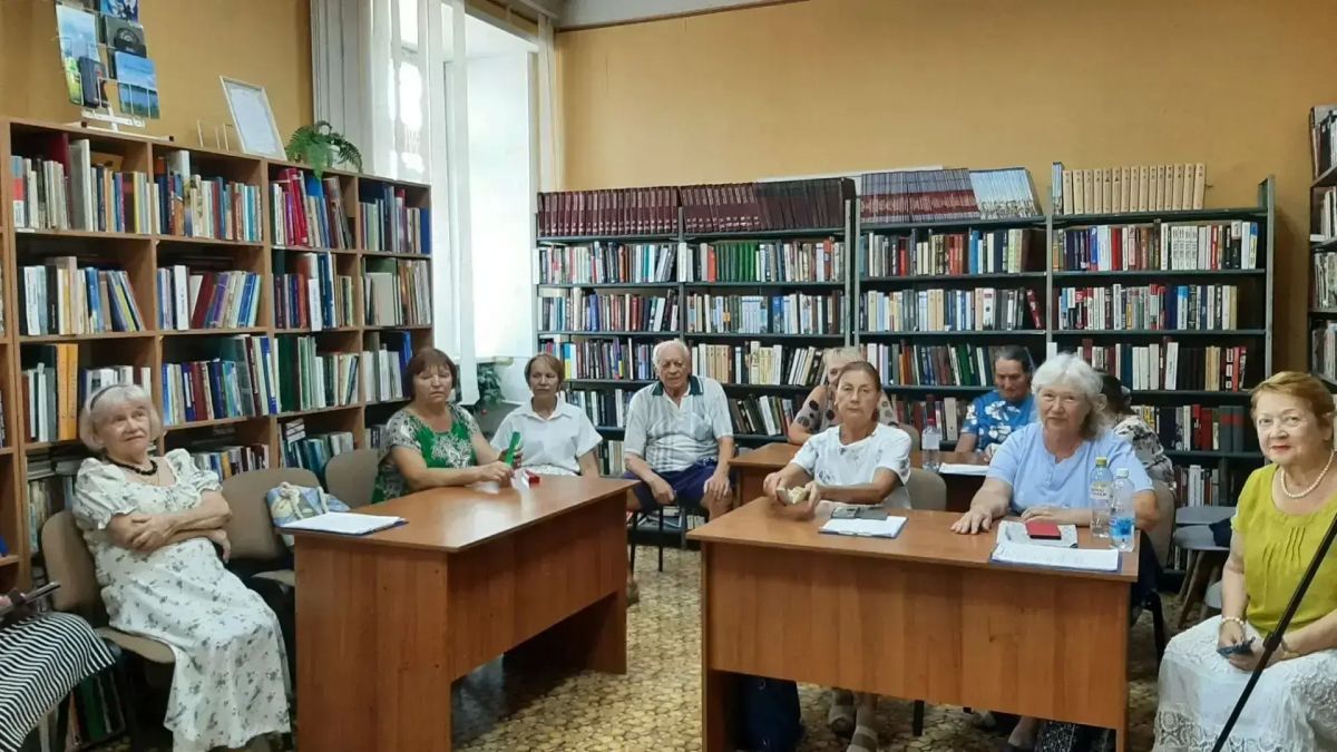 Пожилые мариупольцы вспомнили творчество Александра Вертинского Пожилые мариупольцы вспомнили творчество Александра Вертинского