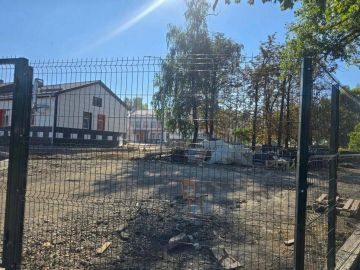 Александр Качанов: Бригада Якутии установила ограждение у школы в Еленовке