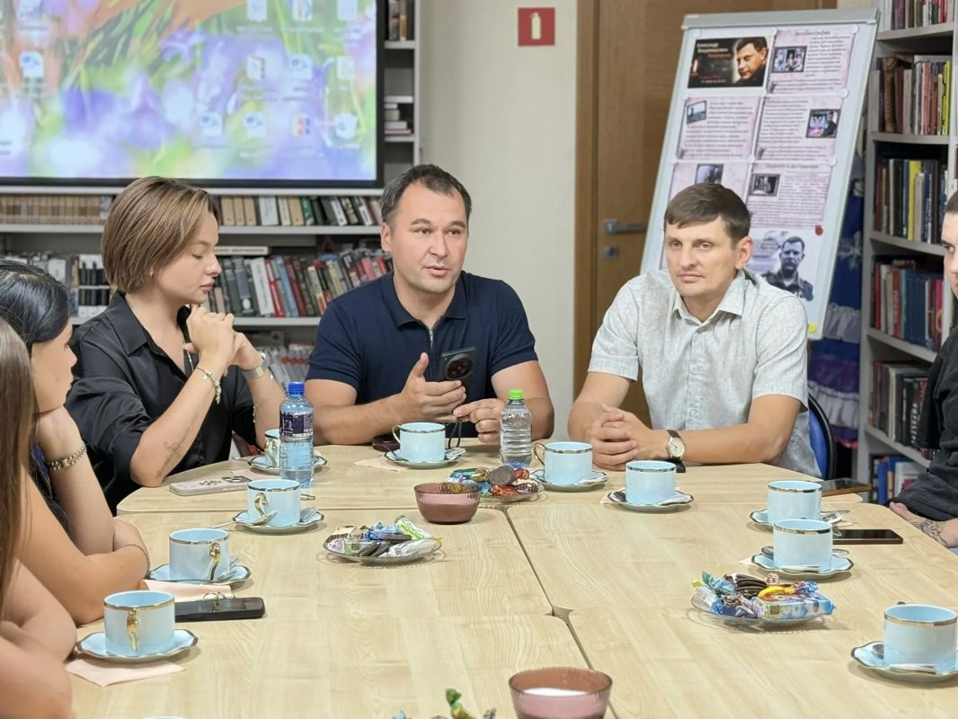 В Мангушском округе побывал необычный гость — военкор телеканала «Звезда», юрист и руководитель правозащитной организации «Проект Верум» Иван Александрович Копыл
