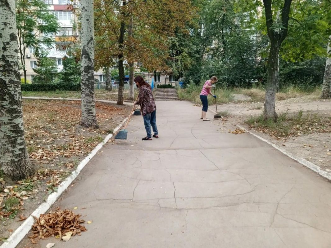Сегодня, 27 августа 2026 года, в рамках проекта «Городская среда», неравнодушные жители Кировского района приняли участие в традиционной экологической акции «Чистый четверг» Сегодня, 27 августа 2026 года, в рамках проекта «Городская среда», неравнодушные жители Кировского района приняли участие в традиционной экологической акции «Чистый четверг»