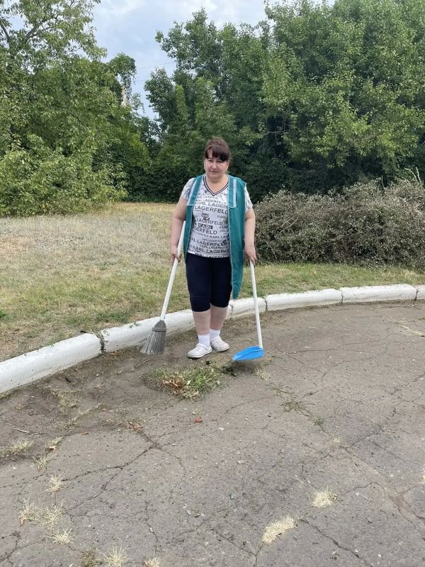 Елена Рязанцева: В Пролетарском районе продолжается еженедельная акция "Чистый четверг" в рамка проекта "Городская среда" Елена Рязанцева: В Пролетарском районе продолжается еженедельная акция "Чистый четверг" в рамка проекта "Городская среда"