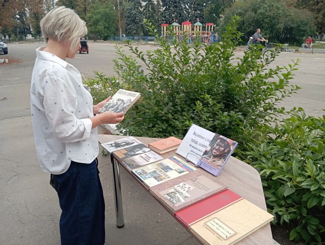 Донецкие шахтеры. 30 августа Донбасс отмечает День шахтера Донецкие шахтеры. 30 августа Донбасс отмечает День шахтера
