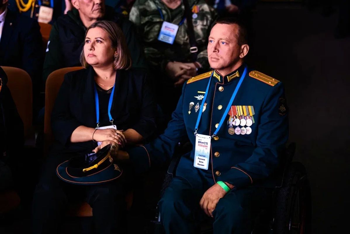 Председатель правления Госкомпании «Автодор» Вячеслав Петушенко принял участие в сессии «Забота о своих» в рамках форума ветеранов специальной военной операции «Вместе победим!» Председатель правления Госкомпании «Автодор» Вячеслав Петушенко принял участие в сессии «Забота о своих» в рамках форума ветеранов специальной военной операции «Вместе победим!»