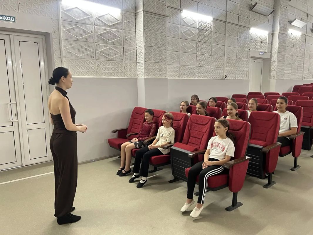 Клубные учреждения совместно с библиотеками Тельмановского муниципального округа продолжают проводить мероприятия на тему терроризма и эктремизма Клубные учреждения совместно с библиотеками Тельмановского муниципального округа продолжают проводить мероприятия на тему терроризма и эктремизма