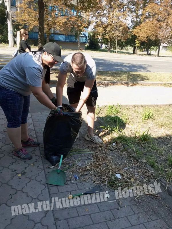 Алексей Кулемзин: Предприятия торговли и общественного питания продолжают участвовать в еженедельной акции «Чистый четверг» Алексей Кулемзин: Предприятия торговли и общественного питания продолжают участвовать в еженедельной акции «Чистый четверг»
