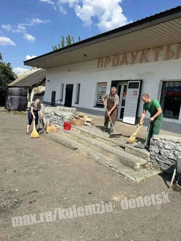 Алексей Кулемзин: Предприятия торговли и общественного питания продолжают участвовать в еженедельной акции «Чистый четверг» Алексей Кулемзин: Предприятия торговли и общественного питания продолжают участвовать в еженедельной акции «Чистый четверг»