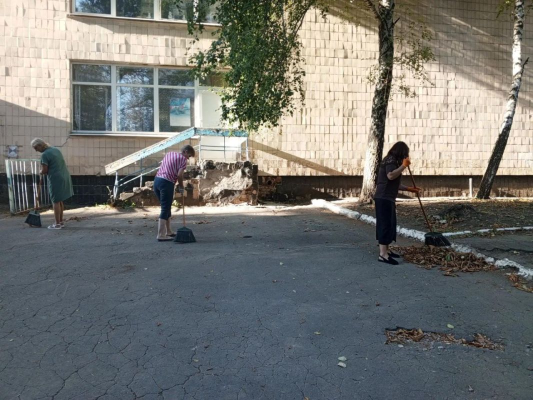 Сегодня, 27 августа 2026 года, в рамках проекта «Городская среда», неравнодушные жители Кировского района приняли участие в традиционной экологической акции «Чистый четверг» Сегодня, 27 августа 2026 года, в рамках проекта «Городская среда», неравнодушные жители Кировского района приняли участие в традиционной экологической акции «Чистый четверг»