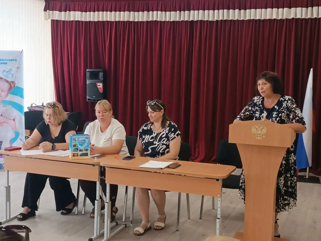 Бурятия обеспечила учебниками Новокатериновскую школу Старобешевского округа Бурятия обеспечила учебниками Новокатериновскую школу Старобешевского округа