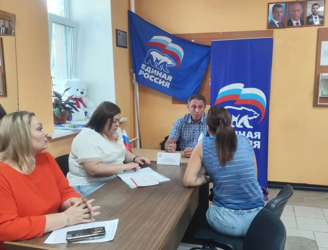 Александр Качанов: Провел личный прием граждан в общественной приемной Единой России