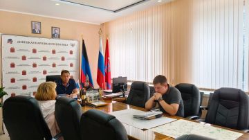 Константин Зинченко: Провёл личный приём граждан совместно с руководителями профильных структурных подразделений администрации Волновахского муниципального округа