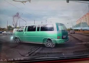 В Мариуполе мужик забыл поставить свой тарантас на ручник и тот уехал «погулять»