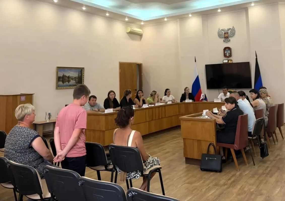 27 августа состоялось очередное заседание комиссии по делам несовершеннолетних и защите их прав 27 августа состоялось очередное заседание комиссии по делам несовершеннолетних и защите их прав