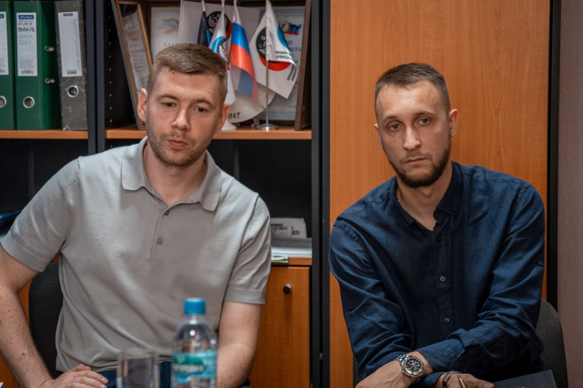 Владислав Подкова: Вместе с сенатором Российской Федерации Натальей Никоноровой приняли участие в приёме граждан в Тельманово Владислав Подкова: Вместе с сенатором Российской Федерации Натальей Никоноровой приняли участие в приёме граждан в Тельманово