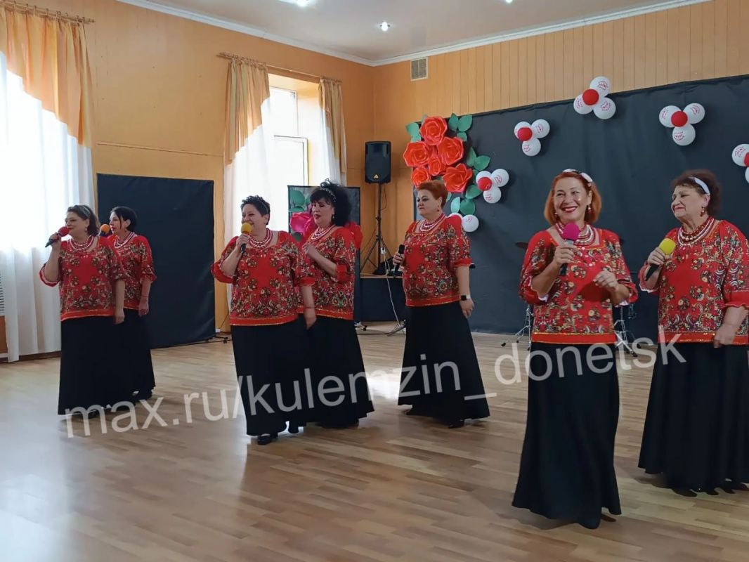 Сегодня в Доме культуры «Смолянка», состоялся праздничный концерт, посвящённый Дню города и Дню шахтёра! Сегодня в Доме культуры «Смолянка», состоялся праздничный концерт, посвящённый Дню города и Дню шахтёра!