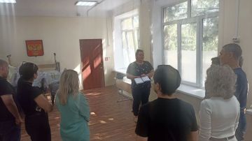 Депутат Тельмановского муниципального совета Юлия Налбат провела рабочую встречу с коллективом Муниципального бюджетного учреждения дополнительного образования «Тельмановская детская музыкальная школа»