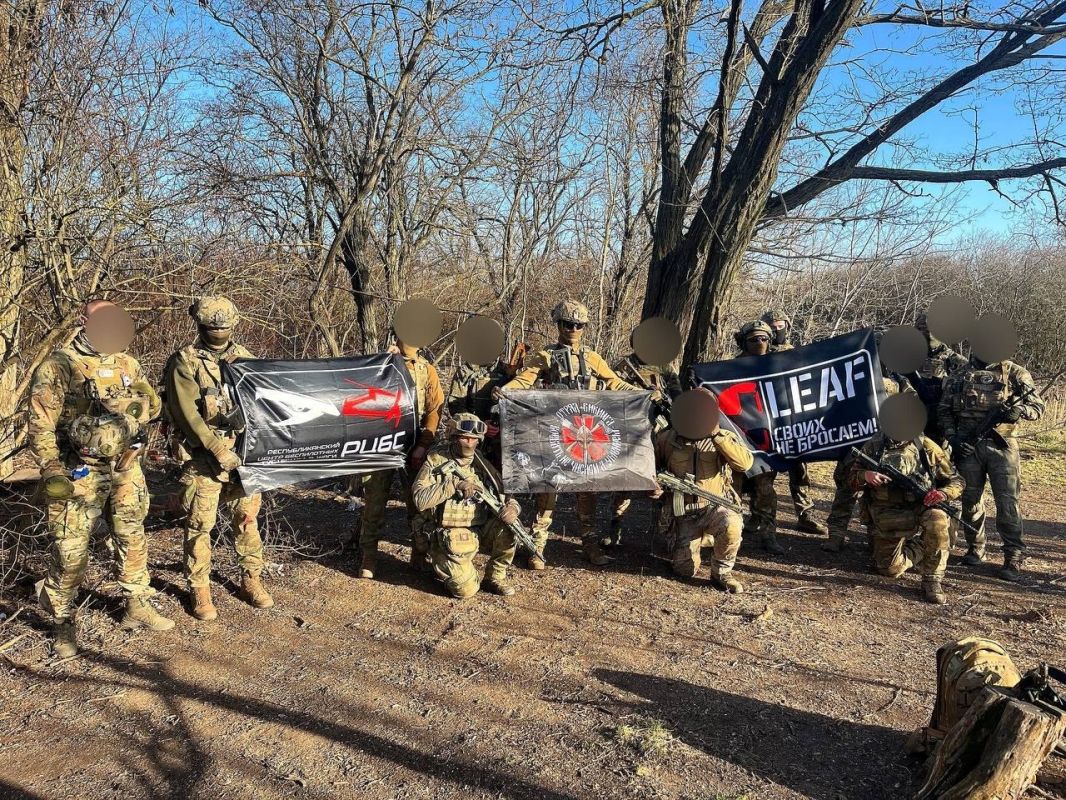 С Днём военного медика!. Сегодня мы поздравляем тех, чья работа требует не только знаний и холодной головы, но и огромного мужества С Днём военного медика!. Сегодня мы поздравляем тех, чья работа требует не только знаний и холодной головы, но и огромного мужества