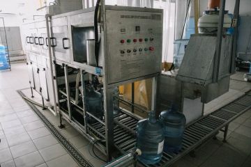 Антон Кольцов: Продолжаем мониторинг стоимости питьевой воды
