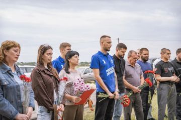 В День обороны Иловайска молодёжка приняла участие в памятном митинге, посвящённом защитникам города