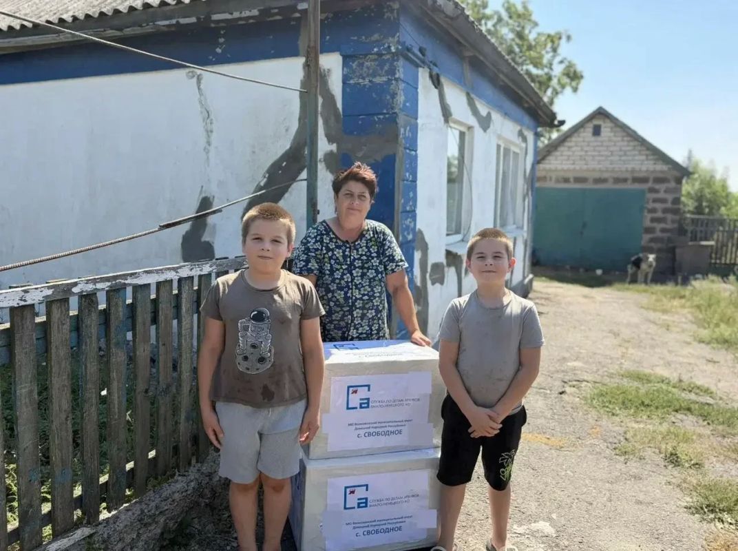 Подшефная семья из села Свободное получила посылки от архивистов Ямала