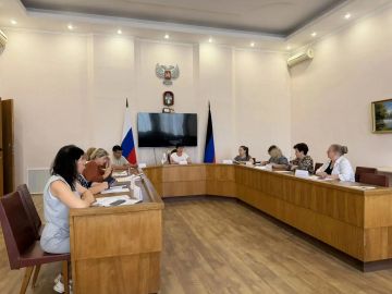 28 августа в Администрации округа прошло первое заседание штаба по вопросам социальной защиты, на котором обсуждались важные аспекты взаимодействия в сфере поддержки наиболее уязвимых групп населения