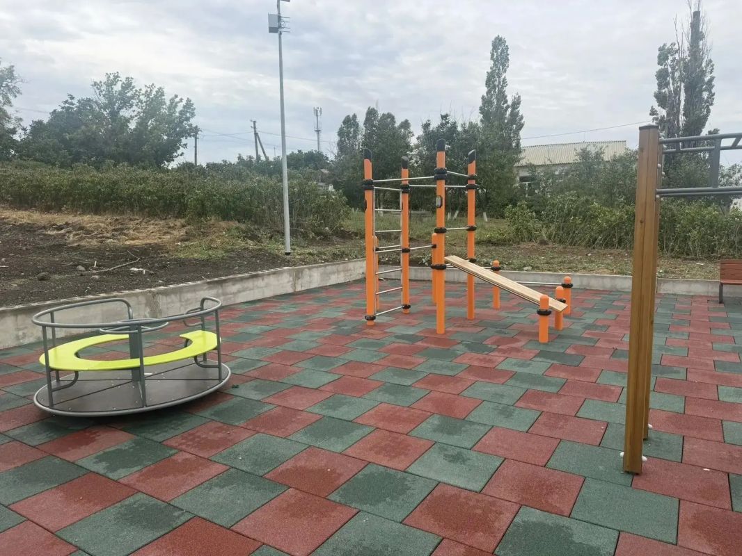 НОВОЕ ПРОСТРАНСТВО ДЛЯ ОТДЫХА: В СЕЛЕ ВАСИЛЬЕВКА ОТКРЫЛАСЬ СОВРЕМЕННАЯ СПОРТПЛОЩАДКА НОВОЕ ПРОСТРАНСТВО ДЛЯ ОТДЫХА: В СЕЛЕ ВАСИЛЬЕВКА ОТКРЫЛАСЬ СОВРЕМЕННАЯ СПОРТПЛОЩАДКА