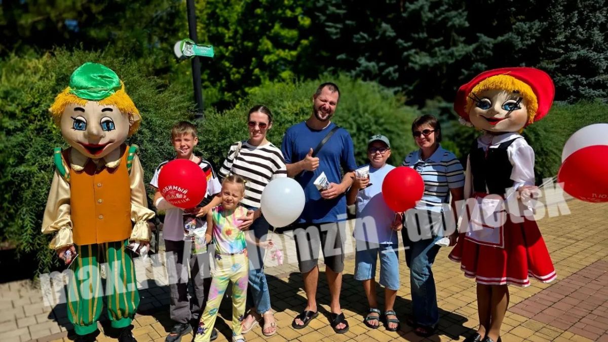Сегодня любимый Дончанами парк им. А.С. Щербакова по-настоящему засиял — не только от солнца, но и от сотен счастливых улыбок! Сегодня любимый Дончанами парк им. А.С. Щербакова по-настоящему засиял — не только от солнца, но и от сотен счастливых улыбок!