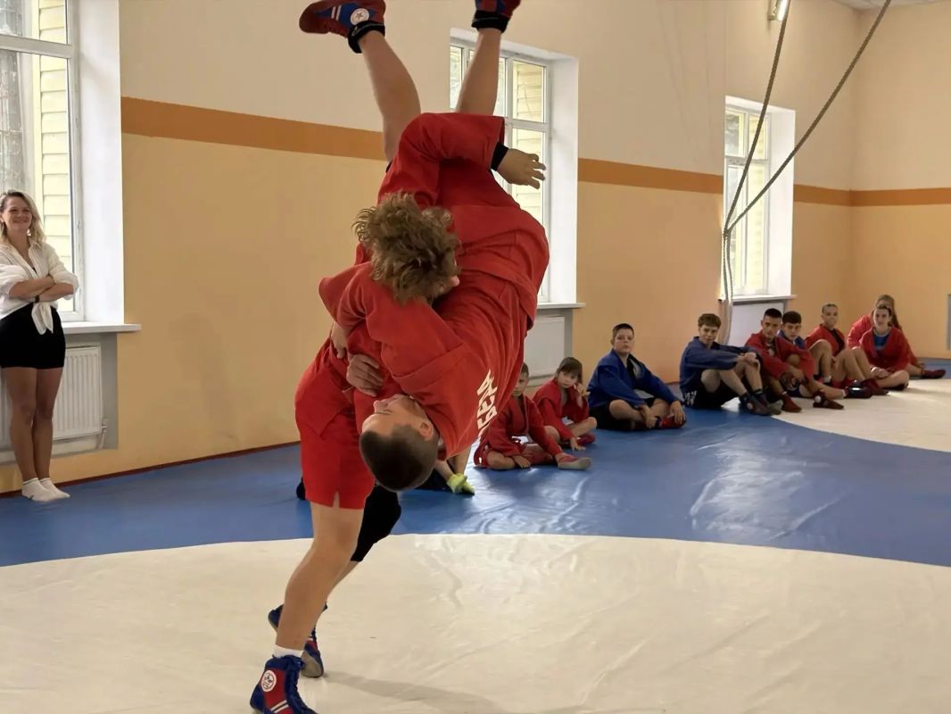 Александр Шатов: Шахтерский Чемпион по самбо встретился с юными спортсменами и молодежью Александр Шатов: Шахтерский Чемпион по самбо встретился с юными спортсменами и молодежью