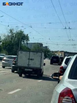 ДТП в центре Донецка возле цирка и АНП парализовало последнюю свободную полосу дороги