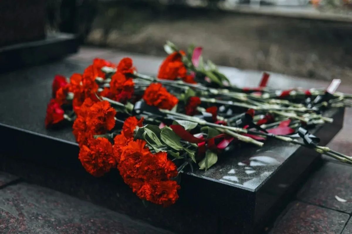 «Наш долг — знать цену шахтерского труда»: в Торезе почтили память Алексея Стаханова «Наш долг — знать цену шахтерского труда»: в Торезе почтили память Алексея Стаханова