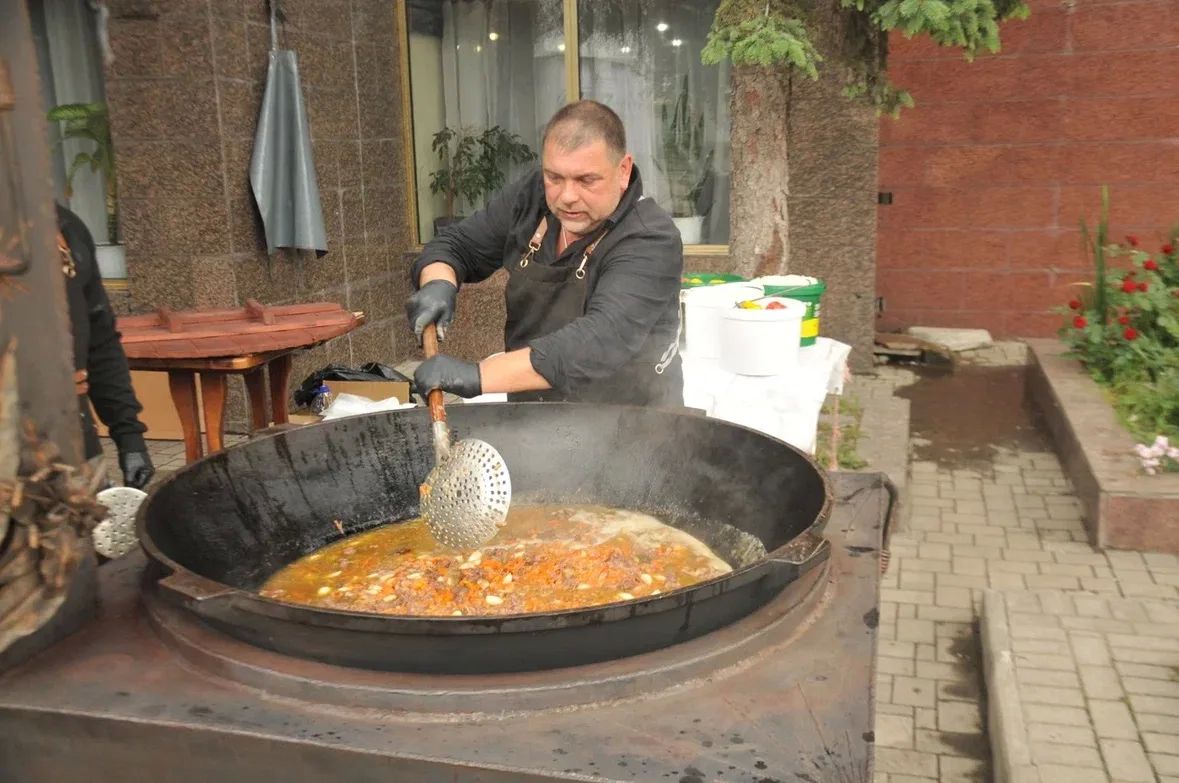 Помощь тем, кто нуждается больше всех Помощь тем, кто нуждается больше всех