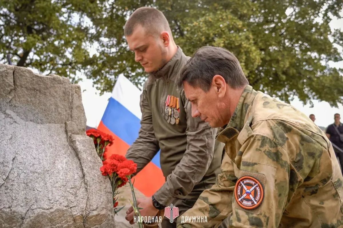 В Иловайске увековечили память бойцов батальона «Сомали» В Иловайске увековечили память бойцов батальона «Сомали»