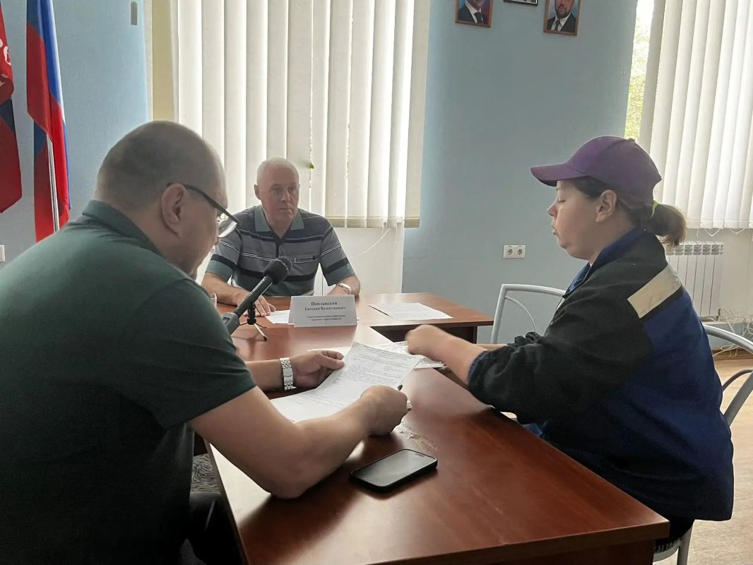 Евгений Поплавский: Провел прием граждан в общественной приемной Евгений Поплавский: Провел прием граждан в общественной приемной