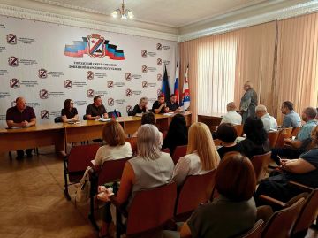 В Снежном обсудили текущие вопросы жизнедеятельности