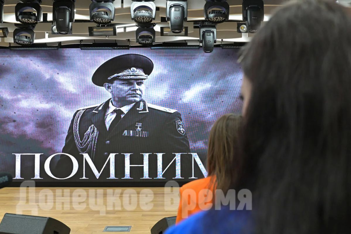 “Запомнился простым и обескураживающе откровенным”: в Донецке прошел фестиваль памяти Александра Захарченко “Запомнился простым и обескураживающе откровенным”: в Донецке прошел фестиваль памяти Александра Захарченко