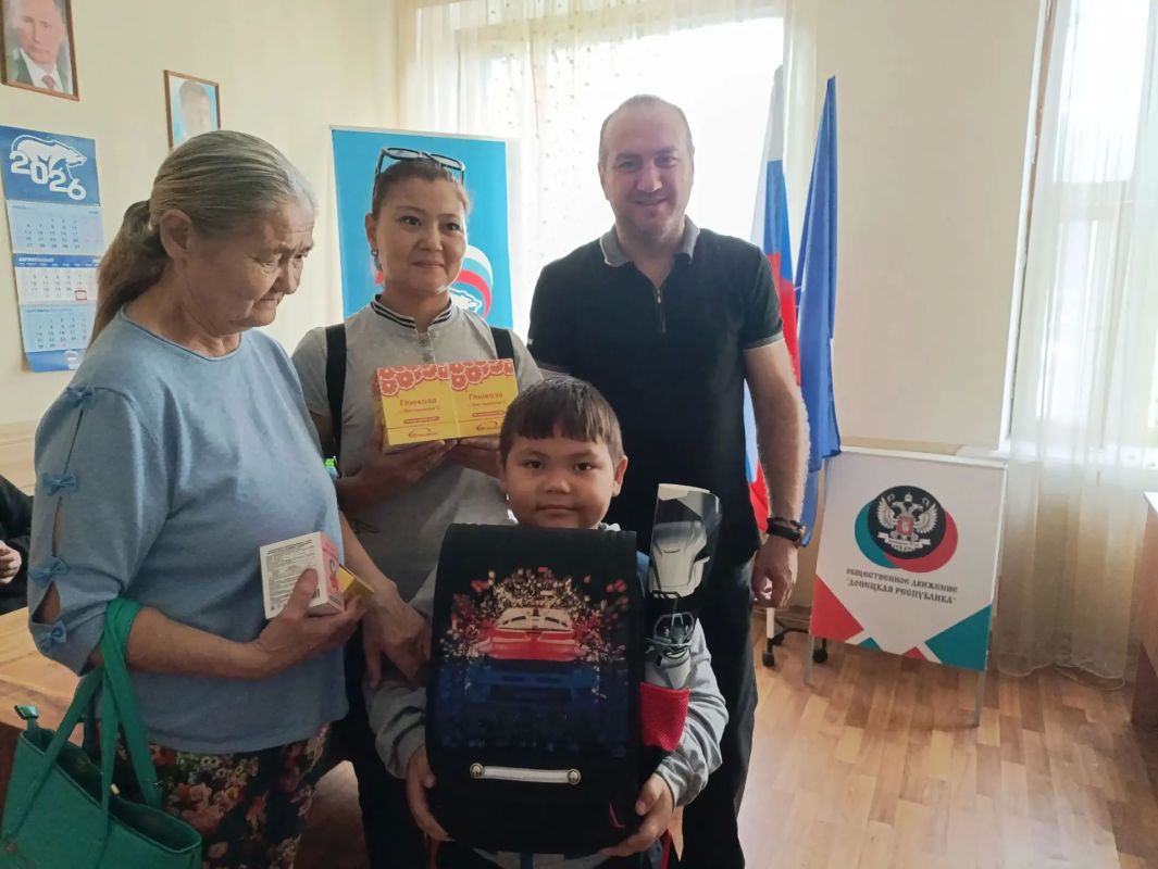 Валентин Левченко: В преддверии 1 Сентября: предприниматель поддержал школьников Валентин Левченко: В преддверии 1 Сентября: предприниматель поддержал школьников