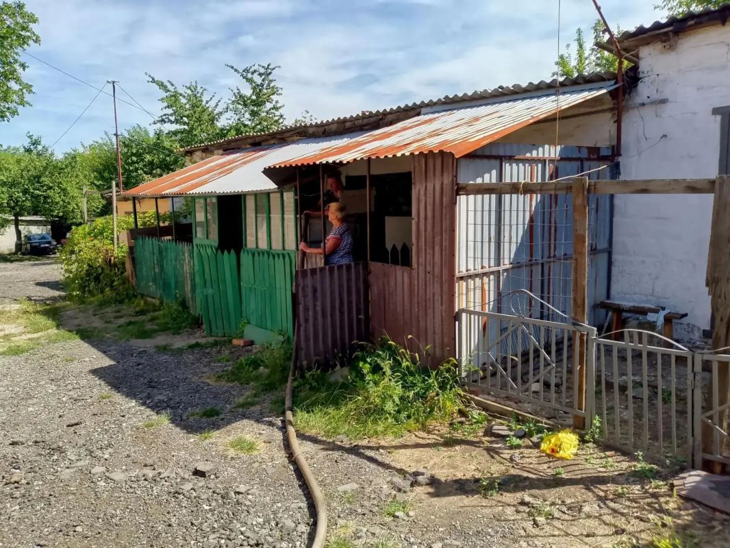 Сегодня, 31 августа, в Кировском внутригородском районе при поддержке региона-шефа Московская область произведен подвоз воды в жилом массиве «Путь Ильича» для жителей улиц Кальмана, Тихая, Алексеева, Матросова Сегодня, 31 августа, в Кировском внутригородском районе при поддержке региона-шефа Московская область произведен подвоз воды в жилом массиве «Путь Ильича» для жителей улиц Кальмана, Тихая, Алексеева, Матросова