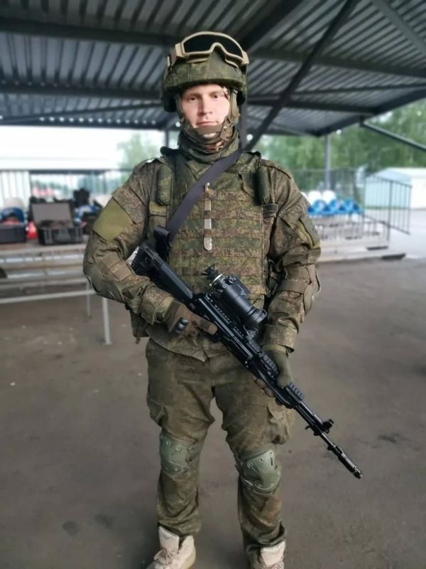 На СВО погиб знаменитый помощник Жириновского, известный по мему «Сафонов, оплатить!» На СВО погиб знаменитый помощник Жириновского, известный по мему «Сафонов, оплатить!»