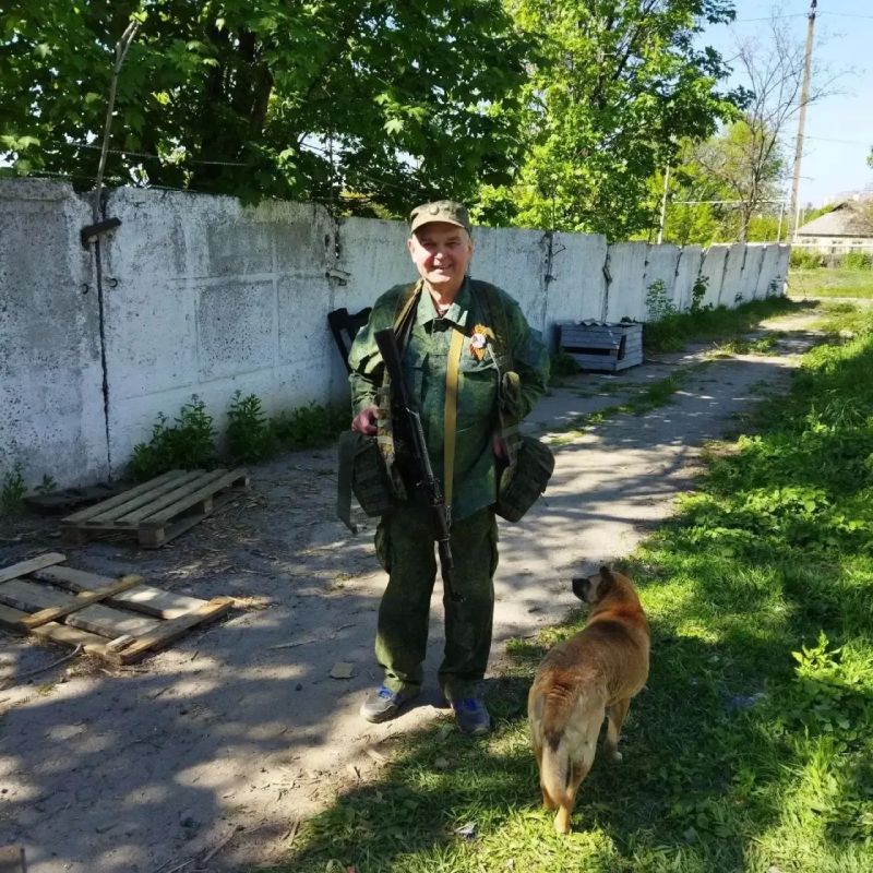 В преддверии дня памяти Первого Главы ДНР Александра Захарченко Горловское отделение КСВО ДНР навестило ветерана боевых действий В преддверии дня памяти Первого Главы ДНР Александра Захарченко Горловское отделение КСВО ДНР навестило ветерана боевых действий